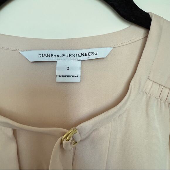 DVF Anne Top in Blush Pink Size 2 - Picture 2 of 5